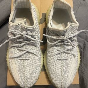 Yeezys boost 350 v2